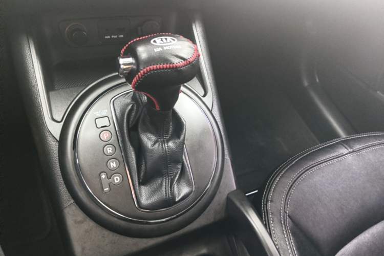 Used Kia Sportage R 2012 2.0L Automatic Two-Wheel Drive NAVI Gear Lever