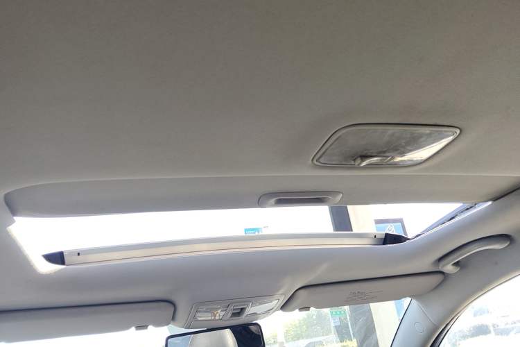 Used Kia Sportage R 2012 2.0L Automatic Two-Wheel Drive GLS Headliner