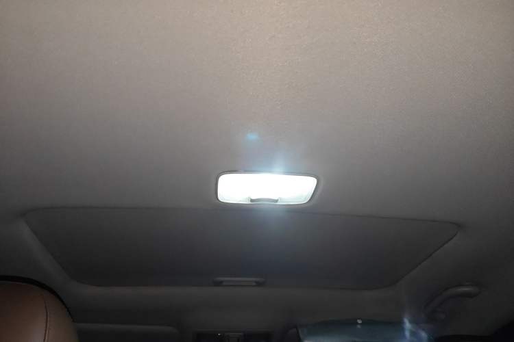 Used Kia Sportage R 2012 2.0L Automatic Two-Wheel Drive GLS Headliner