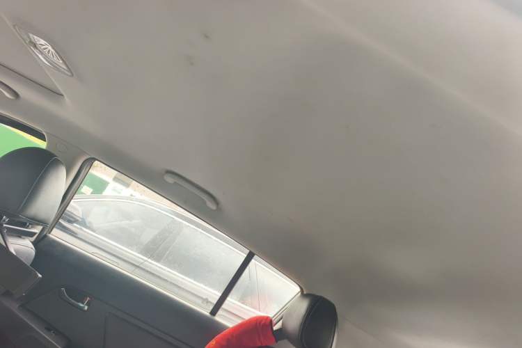 Used Kia Sportage R 2012 2.0L Automatic Two-Wheel Drive GLS Headliner