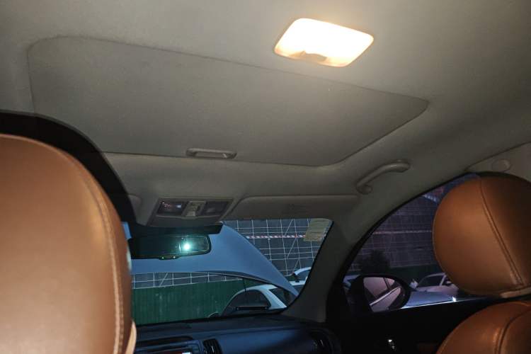 Used Kia Sportage R 2012 2.0L Automatic Two-Wheel Drive GLS Headliner