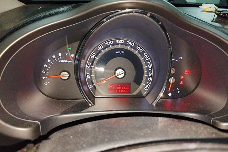 Used Kia Sportage R 2012 2.0L Automatic Two-Wheel Drive GLS Instrument Cluster