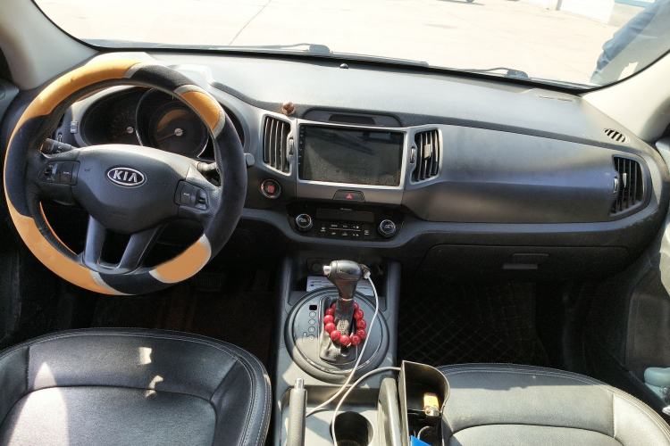 Used Kia Sportage R 2012 2.0L Automatic Two-Wheel Drive GLS Interior 2