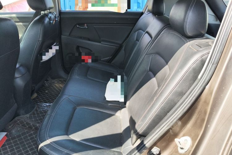 Used Kia Sportage R 2012 2.0L Automatic Two-Wheel Drive GLS Interior 4