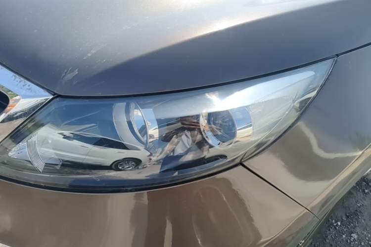 Used Kia Sportage R 2012 2.0L Automatic Two-Wheel Drive GLS Left Front Headlight