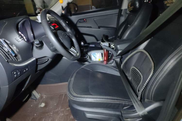 Used Kia Sportage R 2012 2.0L Automatic Two-Wheel Drive GLS Left Front Seat