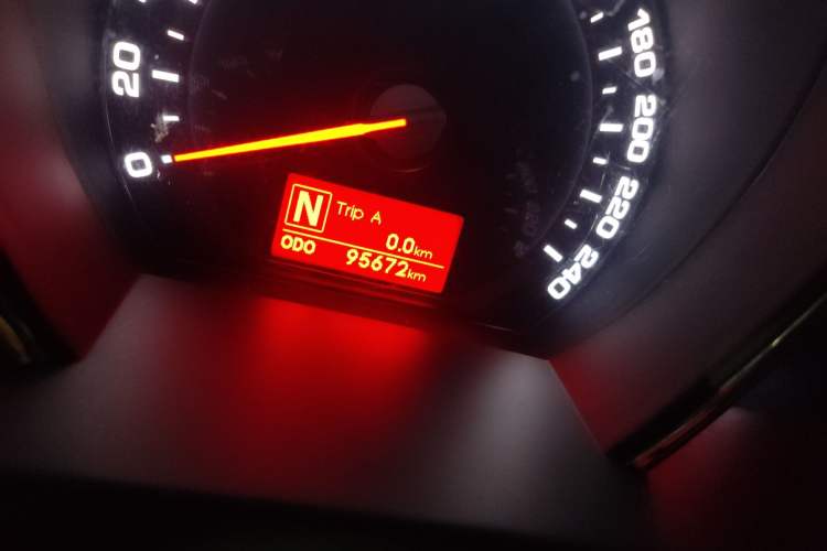 Used Kia Sportage R 2012 2.0L Automatic Two-Wheel Drive GLS Odometer Close Up