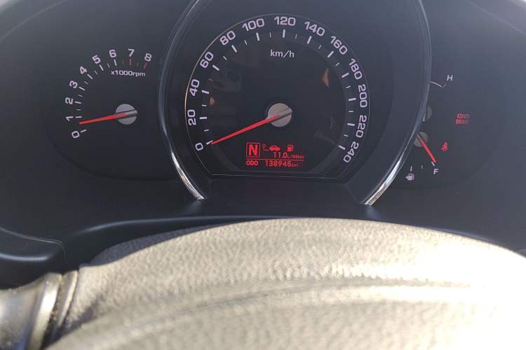 Used Kia Sportage R 2012 2.0L Automatic Two-Wheel Drive GLS Odometer Close Up