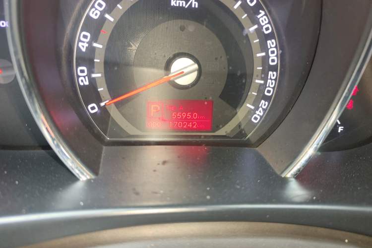 Used Kia Sportage R 2012 2.0L Automatic Two-Wheel Drive GLS Odometer Close Up