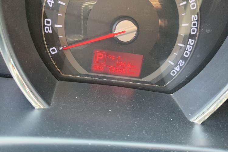 Used Kia Sportage R 2012 2.0L Automatic Two-Wheel Drive GLS Odometer Close Up