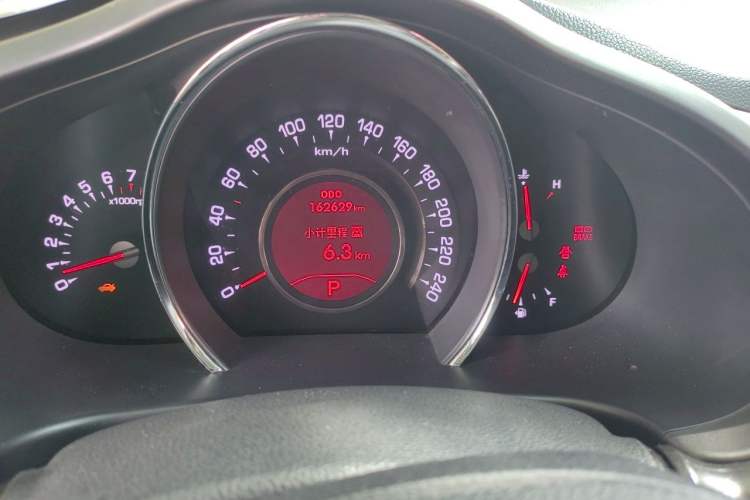 Used Kia Sportage R 2012 2.0L Automatic Two-Wheel Drive NAVI Odometer Close Up