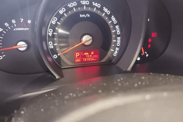Used Kia Sportage R 2012 2.0L Automatic Two-Wheel Drive GL Trim Odometer Close Up