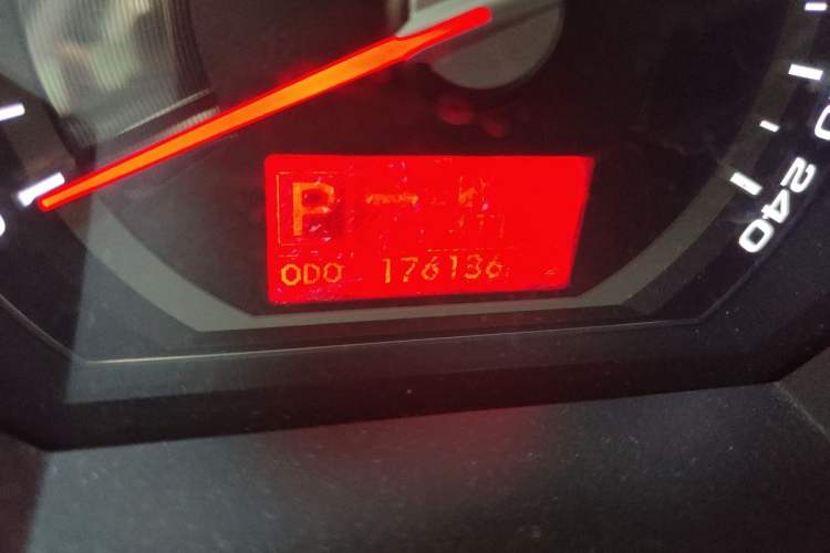 Used Kia Sportage R 2012 2.0L Automatic Two-Wheel Drive GLS Odometer Close Up