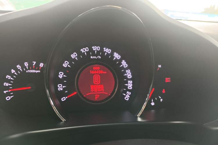 Used Kia Sportage R 2012 2.0L Automatic Two-Wheel Drive NAVI Odometer Close Up