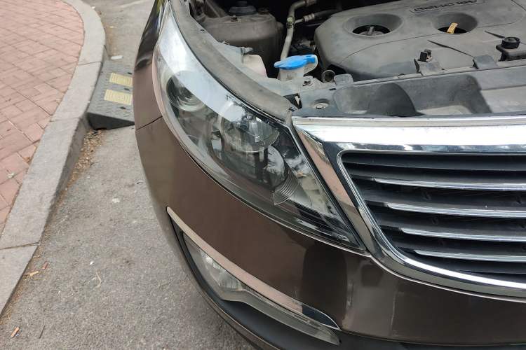 Used Kia Sportage R 2012 2.0L Automatic Two-Wheel Drive GLS Right Front Headlight