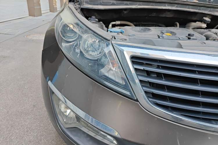 Used Kia Sportage R 2012 2.0L Automatic Two-Wheel Drive GL Trim Right Front Headlight