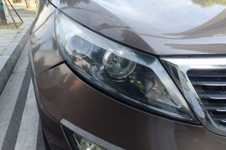Used Kia Sportage R 2012 2.0L Automatic Two-Wheel Drive GLS Right Front Headlight