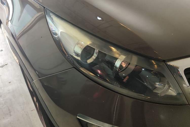 Used Kia Sportage R 2012 2.0L Automatic Two-Wheel Drive GLS Right Front Headlight