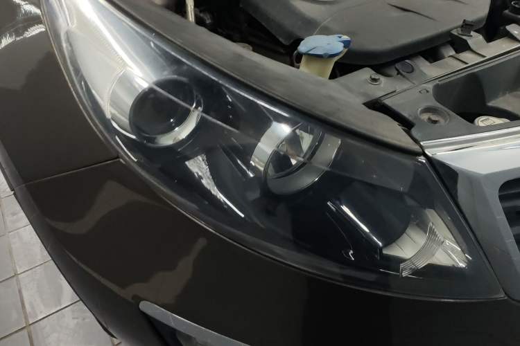 Used Kia Sportage R 2012 2.0L Automatic Two-Wheel Drive GLS Right Front Headlight