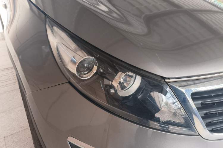 Used Kia Sportage R 2012 2.0L Automatic Two-Wheel Drive GL Trim Right Front Headlight