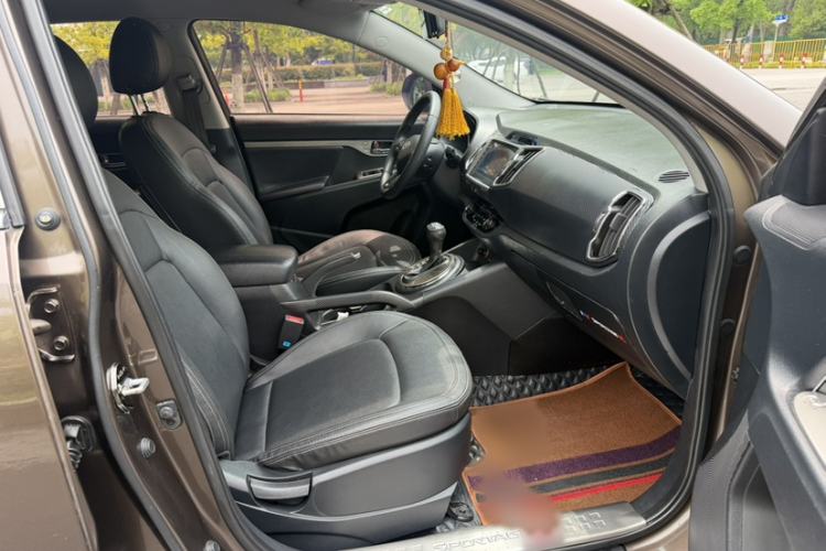 Used Kia Sportage R 2012 2.0L Automatic Two-Wheel Drive GLS Right Front Seat