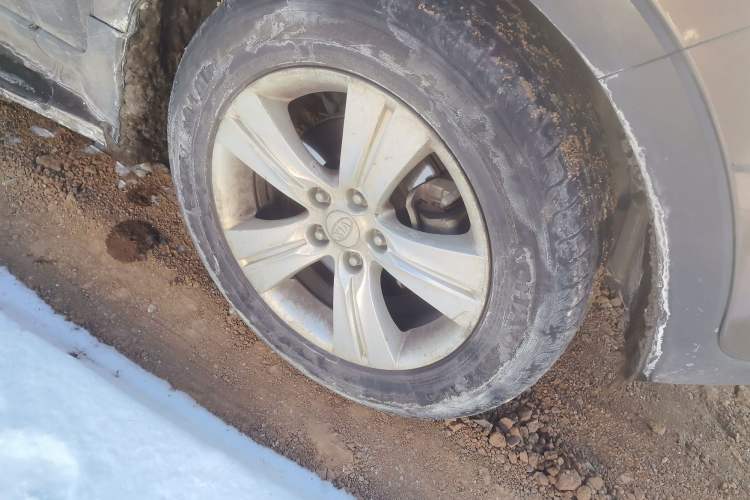 Used Kia Sportage R 2012 2.0L Automatic Two-Wheel Drive GLS Right Front Wheel Hub