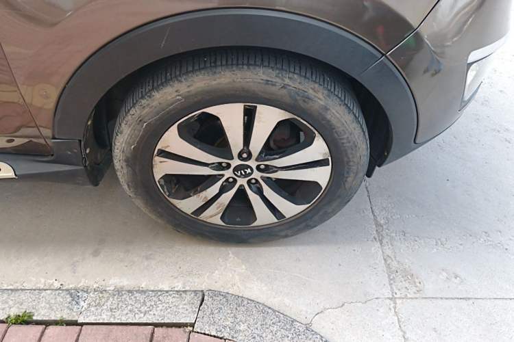 Used Kia Sportage R 2012 2.0L Automatic Two-Wheel Drive NAVI Right Front Wheel Hub