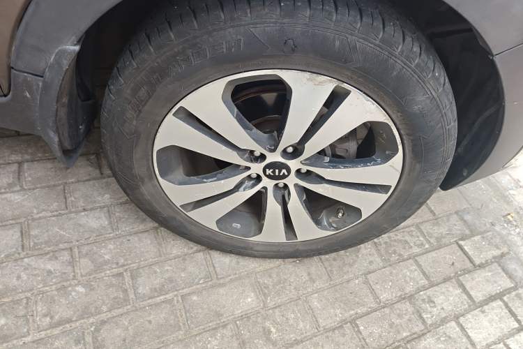 Used Kia Sportage R 2012 2.0L Automatic Two-Wheel Drive NAVI Right Front Wheel Hub