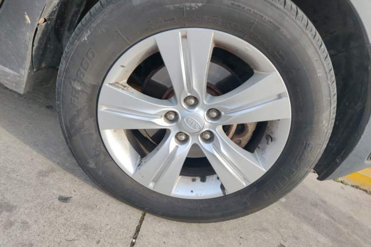 Used Kia Sportage R 2012 2.4L Automatic 4x4 GLS Right Front Wheel Hub