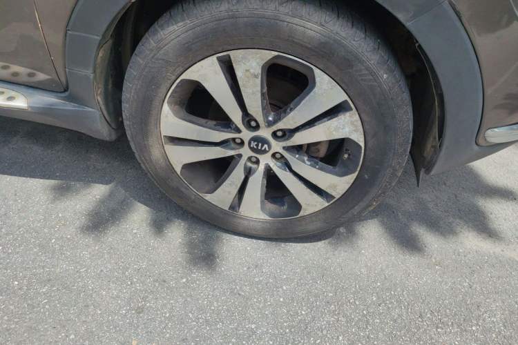 Used Kia Sportage R 2012 2.0L Automatic Two-Wheel Drive NAVI Right Front Wheel Hub