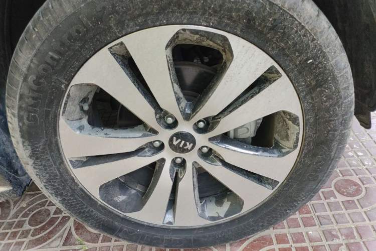 Used Kia Sportage R 2012 2.0L Automatic Two-Wheel Drive NAVI Right Front Wheel Hub