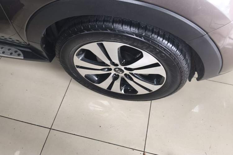 Used Kia Sportage R 2012 2.0L Automatic Two-Wheel Drive NAVI Right Front Wheel Hub