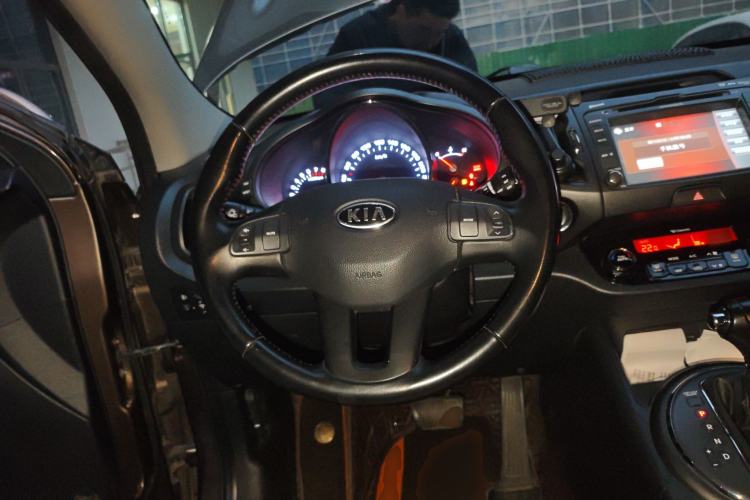 Used Kia Sportage R 2012 2.0L Automatic Two-Wheel Drive GLS Steering Wheel