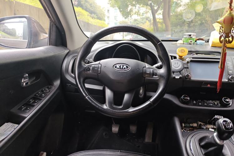 Used Kia Sportage R 2012 2.0L Manual Two-Wheel Drive GLS Steering Wheel