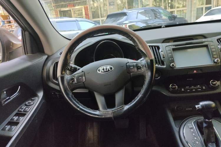 Used Kia Sportage R 2012 2.0L Automatic Two-Wheel Drive NAVI Steering Wheel