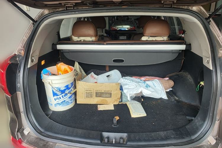 Used Kia Sportage R 2012 2.0L Automatic Two-Wheel Drive GLS Trunk