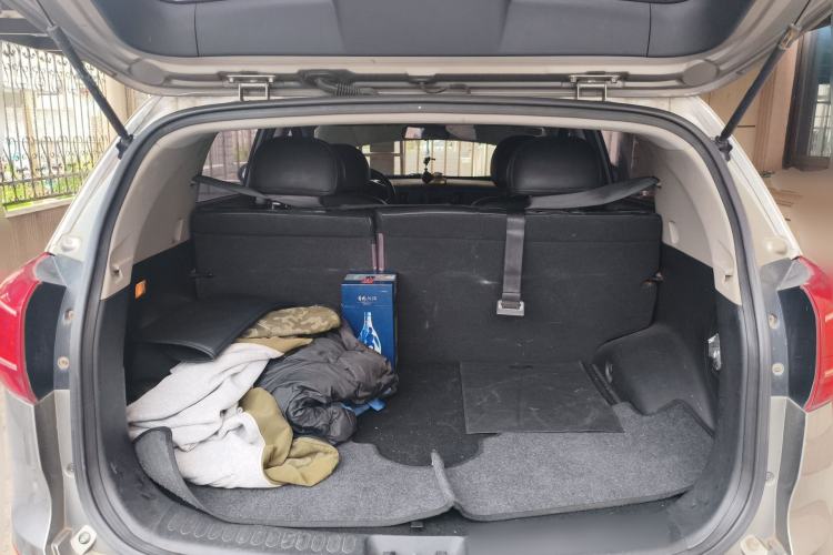 Used Kia Sportage R 2012 2.0L Automatic Two-Wheel Drive GL Trim Trunk