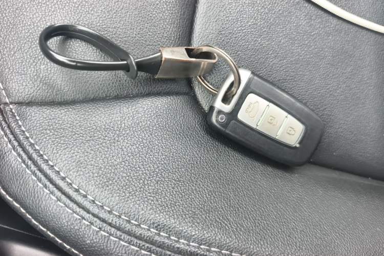 Used Kia Sportage R 2012 2.0L Automatic Two-Wheel Drive GLS Vehicle Key