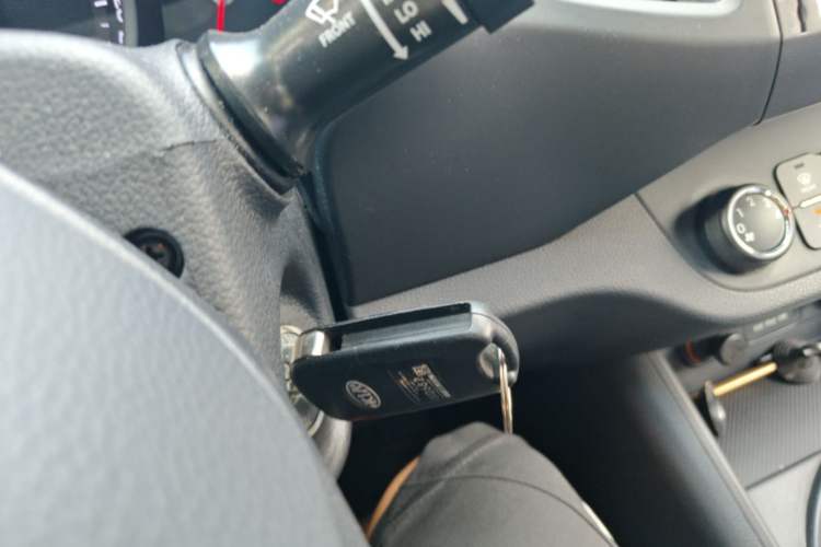 Used Kia Sportage R 2012 2.0L Automatic Two-Wheel Drive GL Trim Vehicle Key