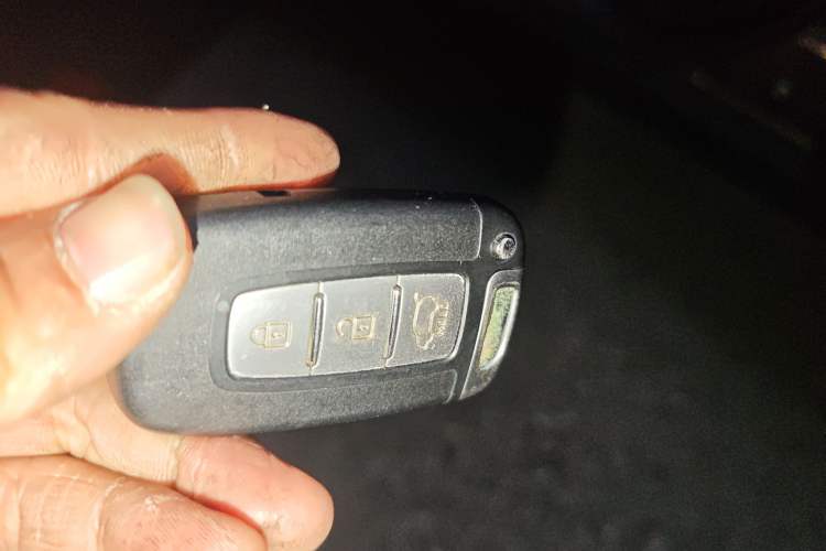 Used Kia Sportage R 2012 2.0L Automatic Two-Wheel Drive GLS Vehicle Key