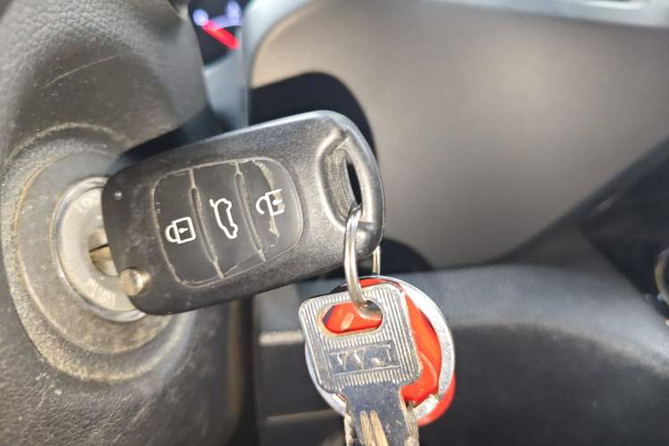Used Kia Sportage R 2012 2.0L Manual Two-Wheel Drive GLS Vehicle Key