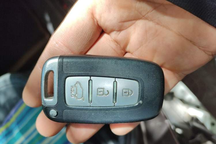 Used Kia Sportage R 2012 2.0L Automatic Two-Wheel Drive NAVI Vehicle Key