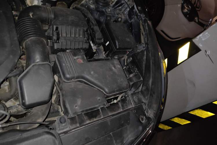 Used Kia Sportage R 2014 2.0L Automatic Two-Wheel Drive GL Engine Bay Left