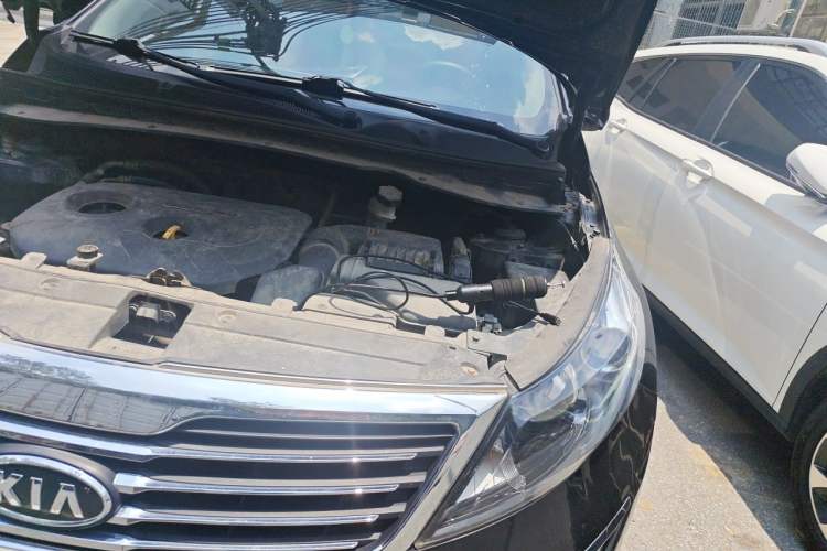 Used Kia Sportage R 2014 2.0L Automatic Two-Wheel Drive GLS Trim Engine Bay Left