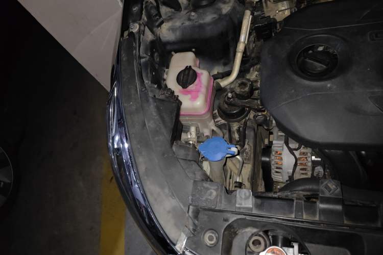 Used Kia Sportage R 2014 2.0L Automatic Two-Wheel Drive GL Engine Bay Right