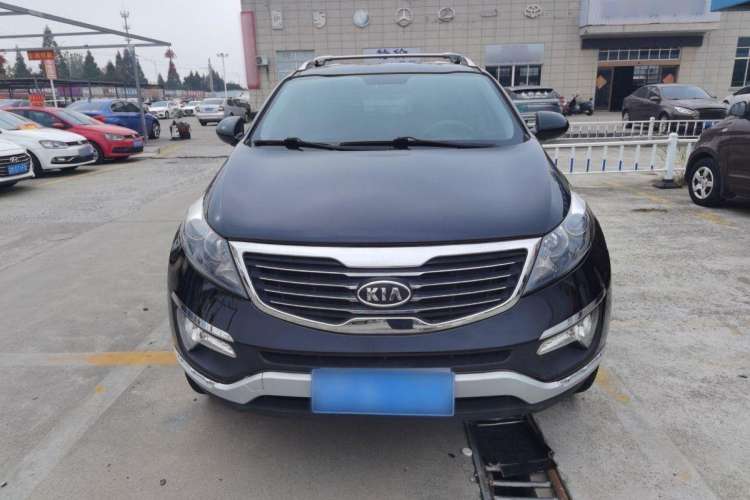 Used Kia Sportage R 2014 2.0L Manual Two-Wheel Drive GL Trim Exterior 1