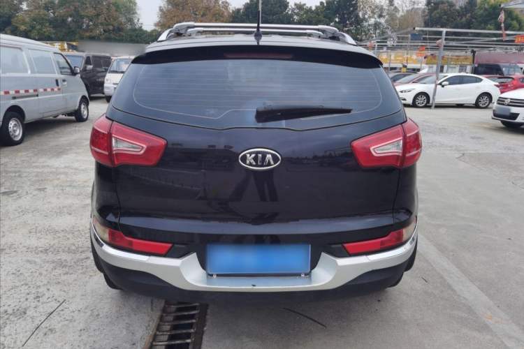 Used Kia Sportage R 2014 2.0L Manual Two-Wheel Drive GL Trim Exterior 4