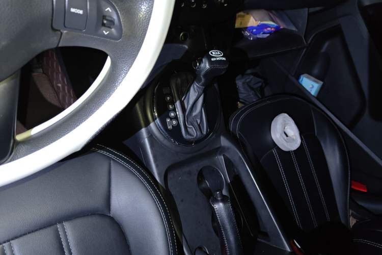 Used Kia Sportage R 2014 2.0L Automatic Two-Wheel Drive GL Gear Lever