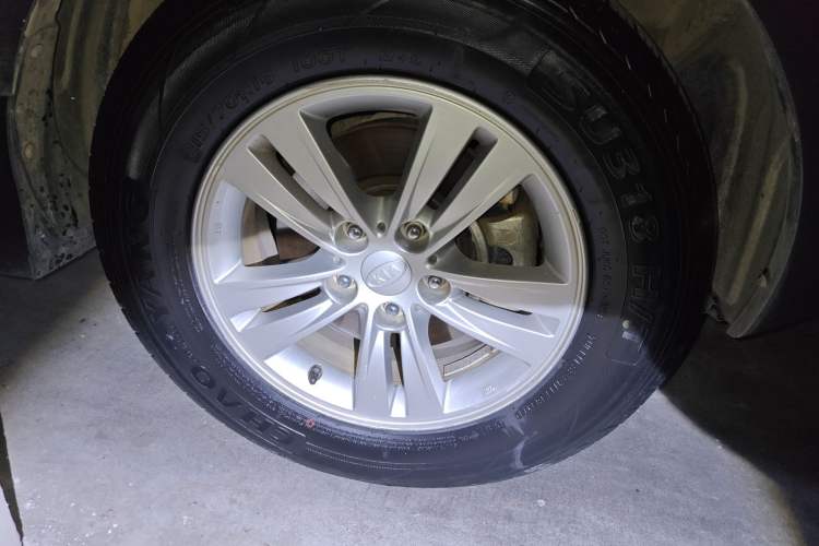 Used Kia Sportage R 2014 2.0L Automatic Two-Wheel Drive GL Right Front Wheel Hub