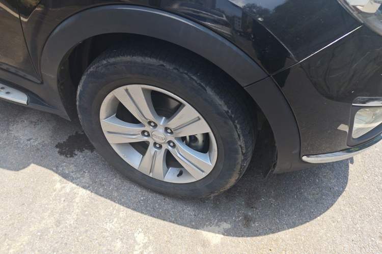 Used Kia Sportage R 2014 2.0L Automatic Two-Wheel Drive GLS Trim Right Front Wheel Hub